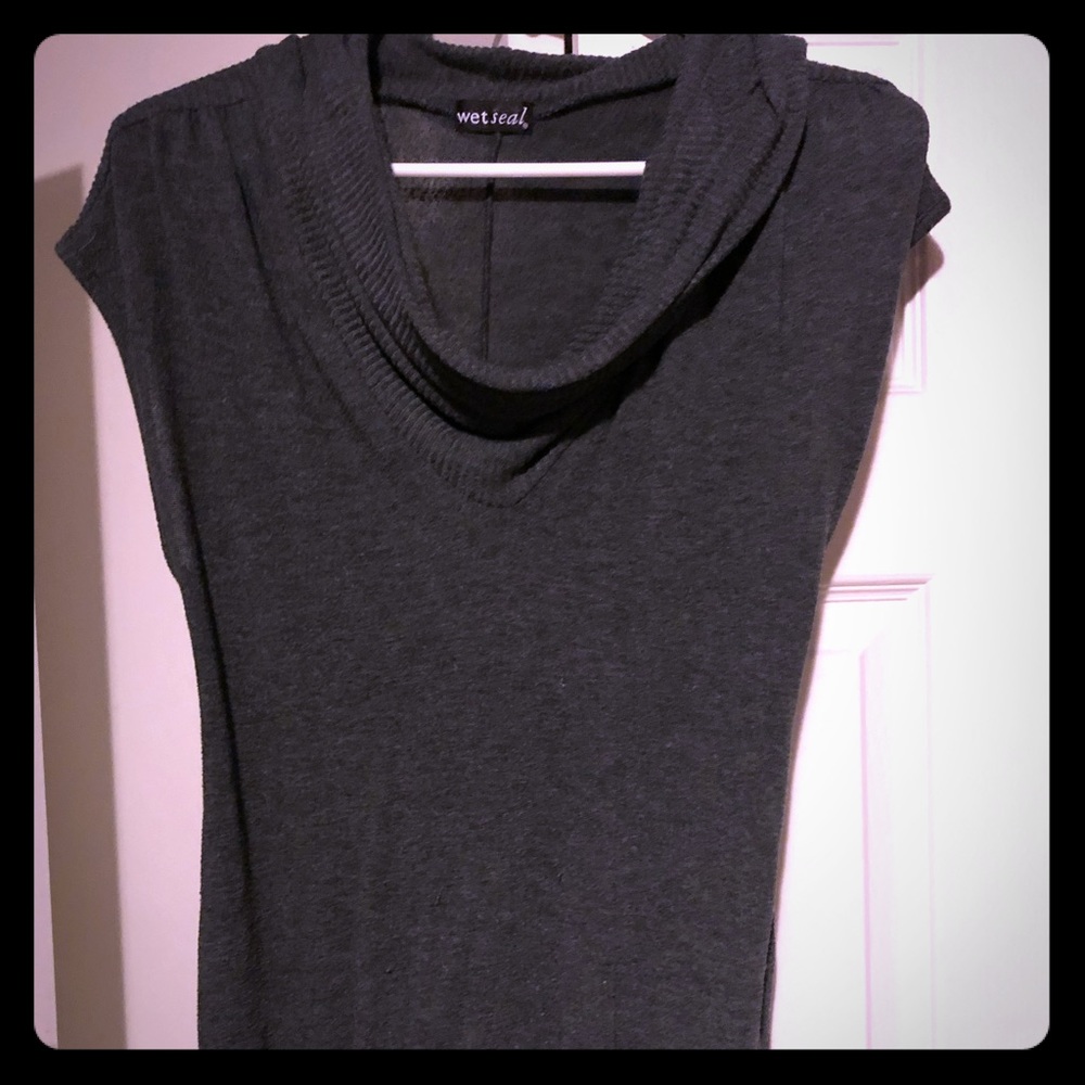 Grey top